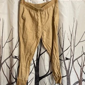 Super cute gap pants!